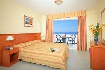 Malibu Park Apartment